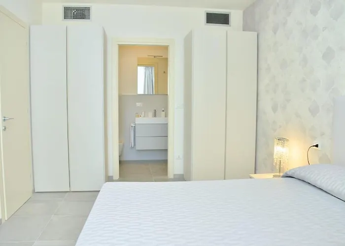 Inviting Calm And Bright Flat Near The Apartment Bibione