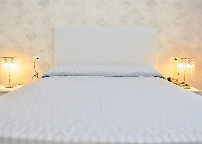 Inviting Calm And Bright Flat Near The Appartamento *