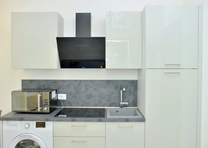 Inviting Calm And Bright Flat Near The Bibione