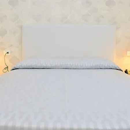 Inviting Calm And Bright Flat Near The Apartamento *