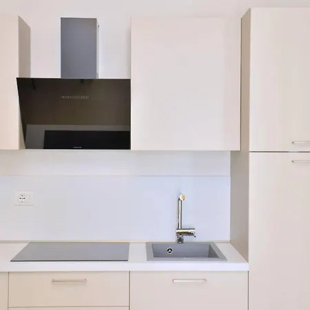 Inviting, Calm And Bright Flat Near The
