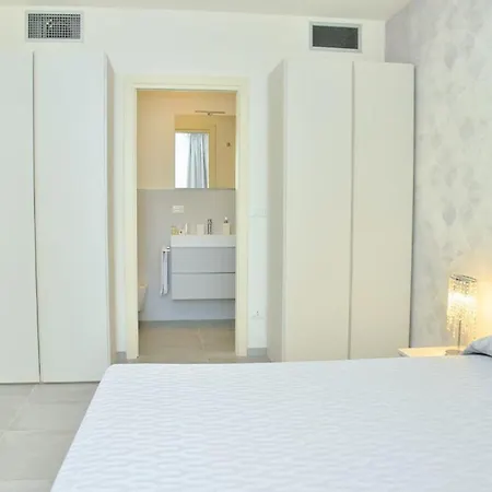 Inviting, Calm And Bright Flat Near The *