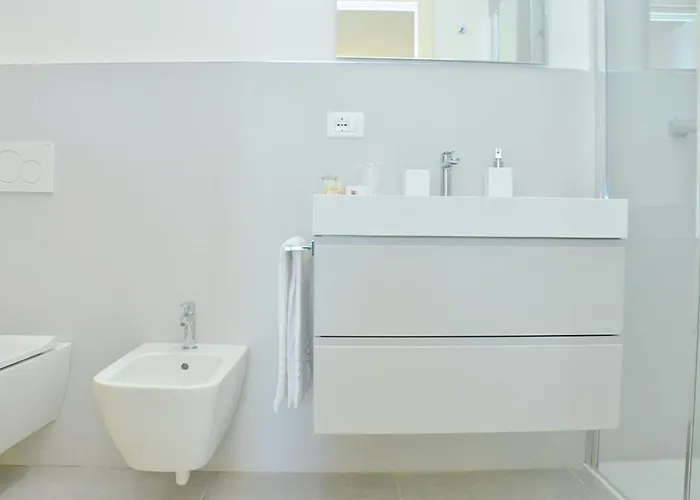 Daire Inviting Calm And Bright Flat Near The *