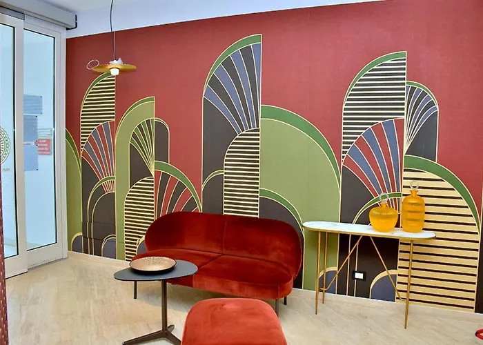 Inviting Calm And Bright Flat Near The