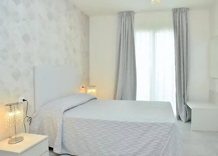 Daire Inviting Calm And Bright Flat Near The *